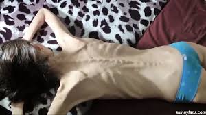 Skinny Brunette Posing Topless porn videos xHamster