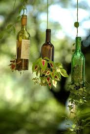 Basteln Mit Glasflaschen 15 Kreative Und Originelle Diy Ideen Weinflasche Garten Blumentopf Ideen Pflanzen