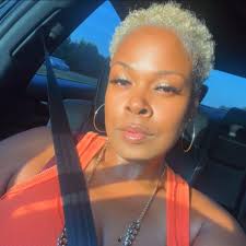 Who is a good hairstylist in Jackson for healthy hair and sleek ponytail  services?