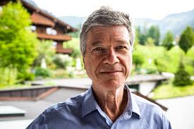 Fauci στον Εισαγγελέα> Επανέλαβε 174 φορές τη φράση «δεν θυμάμαι»