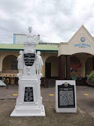 File:Jose Maria Panganiban monument at Naga Central School 02.jpg -  Wikipedia
