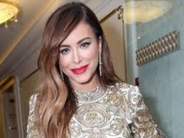 Она продолжает появляться на светских мероприятиях. Smi Ani Lorak Poteryala Biznes Posle Skandala S Meladze Mk