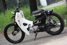 Kumpulan perlengkapan modifikasi motor cb modifikasimania via modifikatormania.blogspot.com. Modifikasi Motor Astrea Grand Klasik Radea