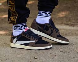 Travis scott jordan 1 low cactus jack pickup! Travis Scott Air Jordan 1 Low Dark Mocha Cq4277 001 Release Date Sneakerfiles