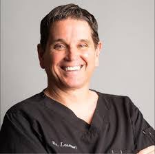 Daniel Leeman's Instagram, Twitter & Facebook