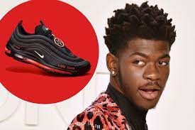 The satan shoes dropped alongside a provocative lil nas x music video that's drawn the ire of conservative commentators. Y9zhozxev Wvzm