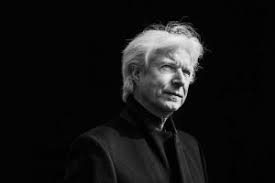 He is an actor, known for flikken (1999), how to survive a broken heart (1991) and moordspel (1987). Boudewijn De Groot Frank Ruiter