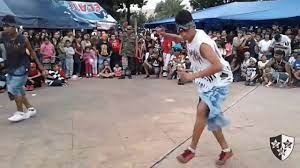 Cholos bailando cumbia - YouTube