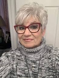 Happy Sunny Tuesday ladies!!! 🌞 We just got new Sunglasses and readers in  today!! We have a style/color for everyone!😍 What color or style is your  favorite ? Here until 6 today