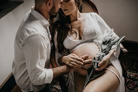 Bagi tiap wanita, momen kehamilan pastinya menjadi momen yang amat spesial. Bolehkah Berhubungan Seks Saat Hamil Muda Ini Cara Posisinya