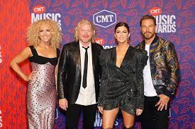 Photos The Best From The 2019 Cmt Music Awards Red Carpet