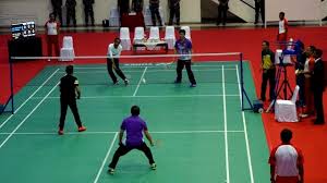 Bulu tangkis atau badminton adalah suatu olahraga raket yang dimainkan oleh dua orang (untuk tunggal) atau dua pasangan (untuk ganda) yang saling berlawanan. Kata Susy Susanti Soal Skill Bulu Tangkis Jokowi Dan Sultan Brunei Kumparan Com