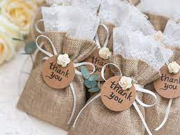 Create Thoughtful Wedding Favours Which Guests Will Love With Soglosweddings Diy Ideas Traditional Wedding Favours Diy Wedding Favors Wedding Favors Cheap