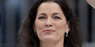 Nancy Kerrigan: Biography, Olympic Skater, Attack, Tonya Harding