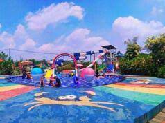 Pastinya wahana ini akan memberikan kesan yang berbeda dan seru. Tiket Dewasa Waterboom Haurgeulis Promo Waterboom Harga High Season Natal Tahun Baru 2021 Cuma 50rb Tiket Scanharga Seperti Waterboom Pada Umumnya Disana Merupakan Tempat Bermain Air Namun Yang Membedakannya Adalah