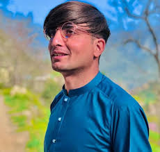 Love love love Sirens great movie 🎬