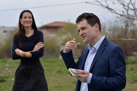 Ok, facem analize, vedem unde am greșit și reparăm împreună ce nu a funcționat. SoÅ£ul Lui Clotilde Armand Dat Afara Din Usr Din Cauza De Soros Radu Tudor
