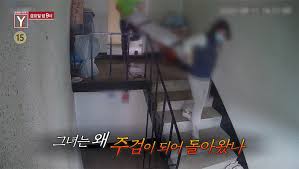 고대앞 명물 `영철버거`의 좌절,15년만에 폐점 결정한 이영철 대표…노점 성공신화 마침표 이 이야기에 대해서 sbs 궁금한 이야기y 2015년 9월 25일 방영분이 나간 이후 많은 안타까움을 샀다. ì™œê´€ì•„ì¤Œë§ˆì˜ ì´ê²ƒì €ê²ƒì •ë³´