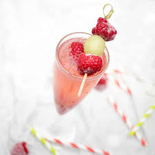 Champagne has put on its party clothes for the holiday season! Raspberry Bellini Thermomix Christmas Champagne Cocktail Thermokitchen Online Tm6 Specialist