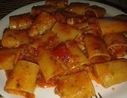 Se non mangiate né carne né pesce, ecco qualche soluzione vegetariana : Ricetta Paccheri Con La Pescatrice Gustoso Primo Piatto Di Mare