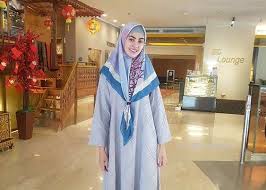 Nah, pada kali ini juga cakbagus akan membagikan sketsa buah buahan yang mudah ditiru. Kabar Artis Dihina Pasca Hijrah Kartika Putri Belajar Sabar