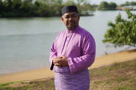 Born 9 december 1973) is a malaysian politician from the malaysian islamic party (pas), a component party of the perikatan nasional (pn) coalition who has served as the minister of plantation industries and commodities in the pn administration under prime minister muhyiddin yassin since march 2020 and. Ust Dr Khairuddin At Takiri Home Facebook