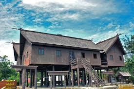Rumah bangsal kencono rumah bangsal kencono merupakan salah satu rumah adat di indonesia yang berasal dari daerah istimewa yogyakarta. 41 Rumah Adat Pada 34 Provinsi Gambar Dan Keterangannya