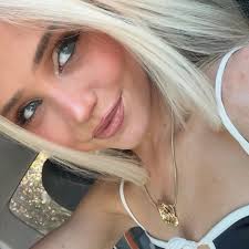 Jade Connell's Instagram, Twitter & Facebook