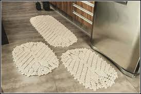 Tapete com forma de borboleta colorida. Tapetes De Barbante Faceis De Fazer Com Graficos