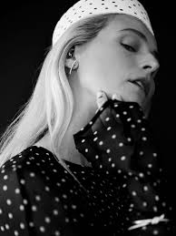 Tess James (@tessacharis) • Instagram photos and videos