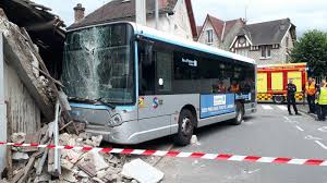 Un petit garçon de sept ans est mort dans un ascenseur. Le Parisien