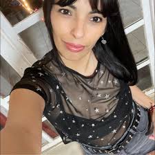 alguna moto en venta con papeles q sea todo legal.. q no le falte nada.. q  este en buenisimo estado.. una 110 pasen fotos y precios .. las rosass