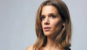 She began working on magazine for fai in the channel telefe, along her father mex urtizberea. Violeta Urtizberea Y La Foto Mas Tierna Mostrando Su Pancita De Embarazada Radio Mitre