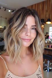 42 Clavicut Hairstyles That Will Make You Want to Chop Your Locks