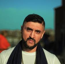 Nima Kiani's Instagram, Twitter & Facebook