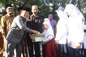 Baitulmal merupakan institusi kewangan yang bertanggungjawab untuk mentadbir cukai dan menyelenggara segala harta umum dan berfungsi sebagai tempat penyimpanan barang seperti emas dan perak. Infopublik Pemko Banda Aceh Salurkan Beasiswa Bagi 2 065 Pelajar