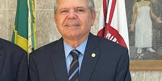 Prefeitura do Recife está sob o comando do desembargador Ricardo Paes  Barreto até terça