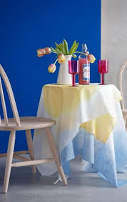 Wohnen Mit Farben Lieblingsplatz In Azurblau Bild 3 Tischwasche Farben Tisch