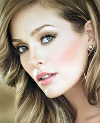 Michelle Rouillard's Instagram, Twitter & Facebook