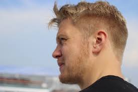 29 år og krigsveteran hyldes på flagdag: Jeg synes ikke, jeg er en helt