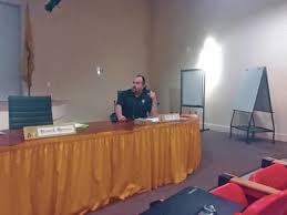 Española school board rebukes outspoken member