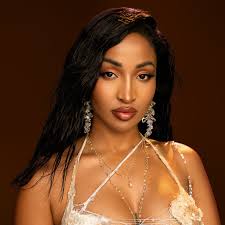 Here's something to talk about. Bonnie Raitt played the Bowl