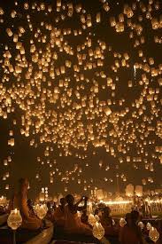 Loy Kratong Floating Lantern Festival In Chiang Mai Thailand I M Scared Of Candles Fire But This Is Pret Floating Lanterns Floating Lantern Festival Wedding