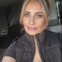 Amber Deleo's Instagram, Twitter & Facebook