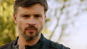 Tom Welling as Vincent Corbo Professionals 1x01