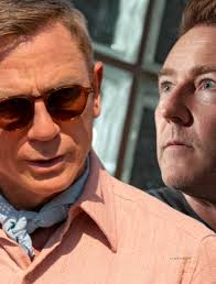 Glass Onion's Biggest Unanswered Questions & Headscratchers