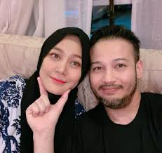 Adakah jatuh talak atau tidak sekiranya seorang lelaki yang sudah mempunyai isteri mengaku bujang? Kena Ganggu Dengan Wanita Misteri Fadzil Zahari Nasihat Agar Sondol Lelaki Bujang Bukan Suami Orang Nota Kata