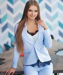 Welche farbe passt zu hellblau? Hellblauer Anzug Herren Damen