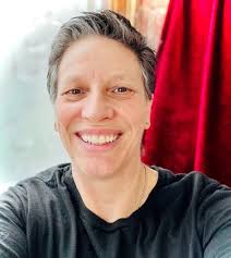 Hi women entrepreneurs, I am new in this group and let me introduce myself,  I am Loret Tabor from the Netherlands and I am a mindset coach. I followed  the 1 year