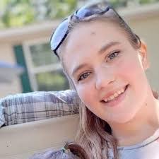 Carrie Wilcox's Instagram, Twitter & Facebook